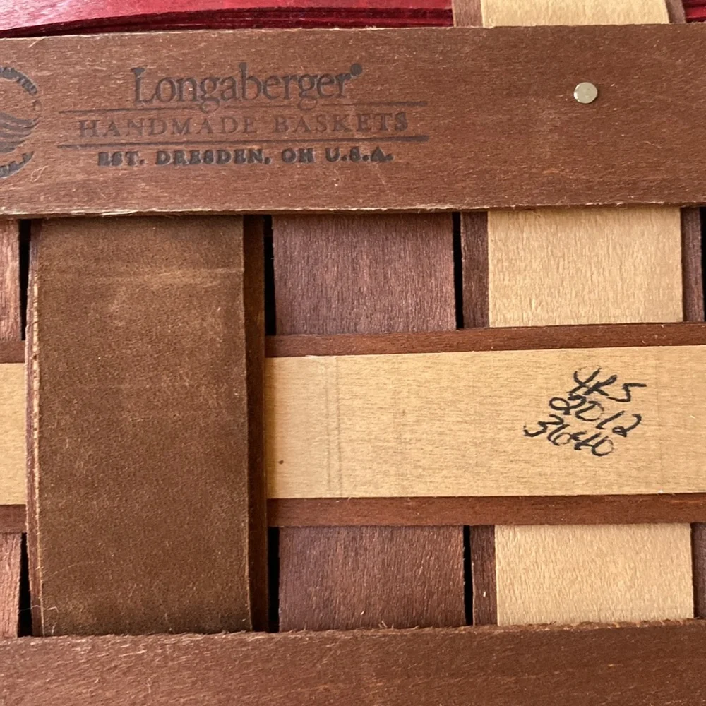 Longaberger RARE Executive Leaders Basket, 2012 - Picture 4 of 10